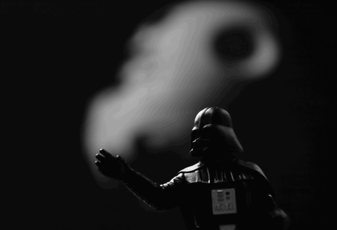 l’altro volto del digitale e dei social - in foto Darth Vader con la Morte nera sullo sfondo