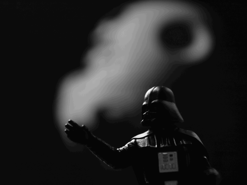 l’altro volto del digitale e dei social - in foto Darth Vader con la Morte nera sullo sfondo